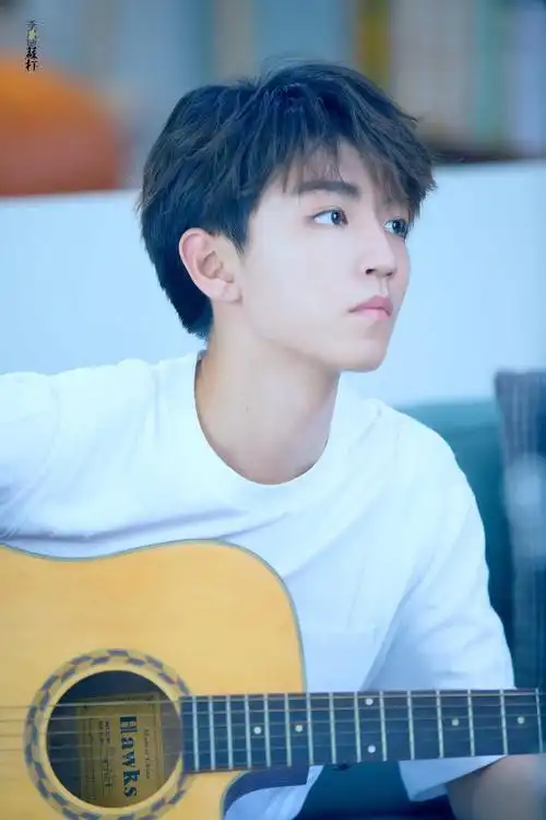 王俊凯帅气图片合集 清新阳光的少年