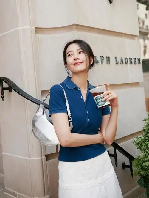 高圆圆,漫步街头