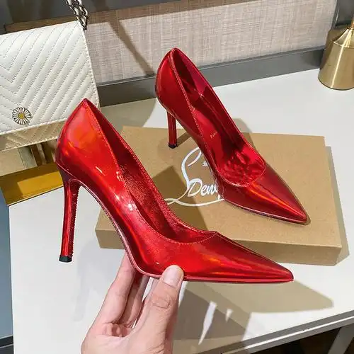 镭射红色水钻红底高跟鞋女细跟2024新款性感漆皮尖头浅口单鞋婚鞋