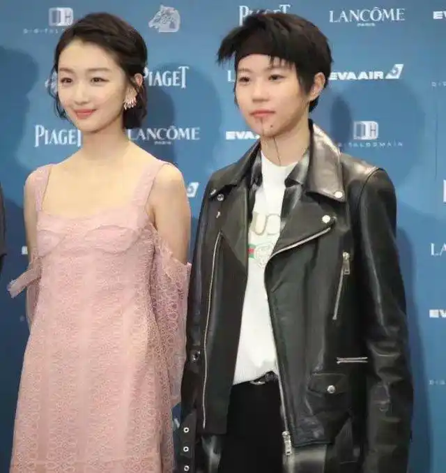 窦靖童疑似表白周迅,这次是爱情么