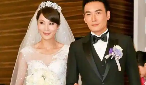 "焦恩俊被妻子调侃是业障很是不解,无奈承认婚变_女儿_林千_黄宛林