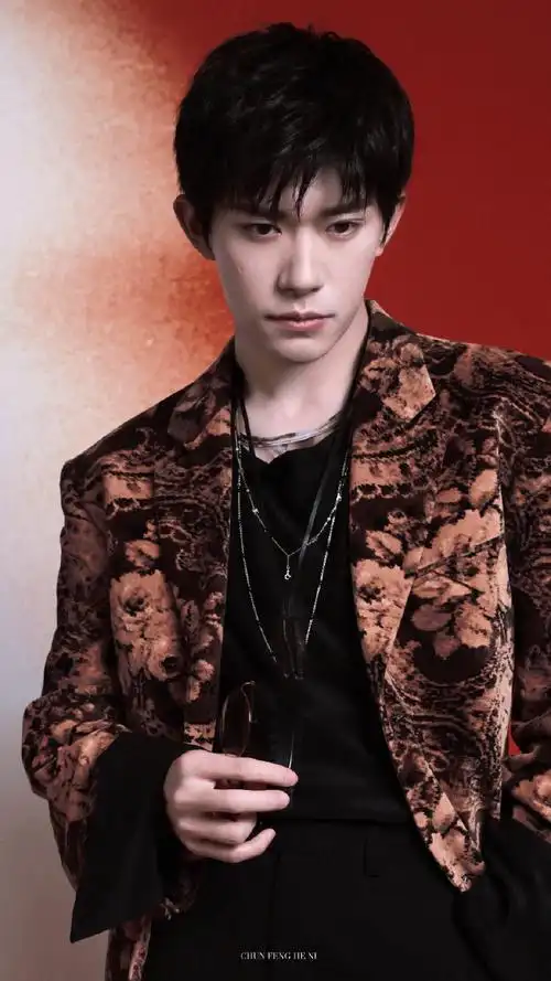 易烊千玺 限定玫瑰