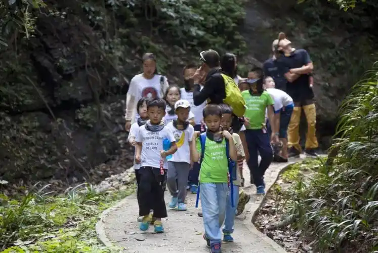 中国队长全能领袖营开启飞天遁地之旅