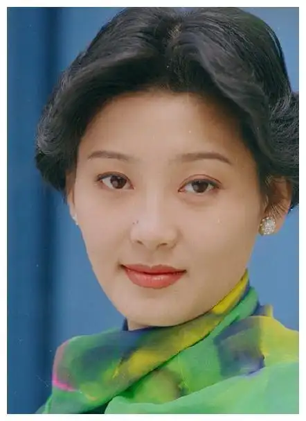 章子怡的长相一直都没变,而年轻时的史可,是真的飒啊