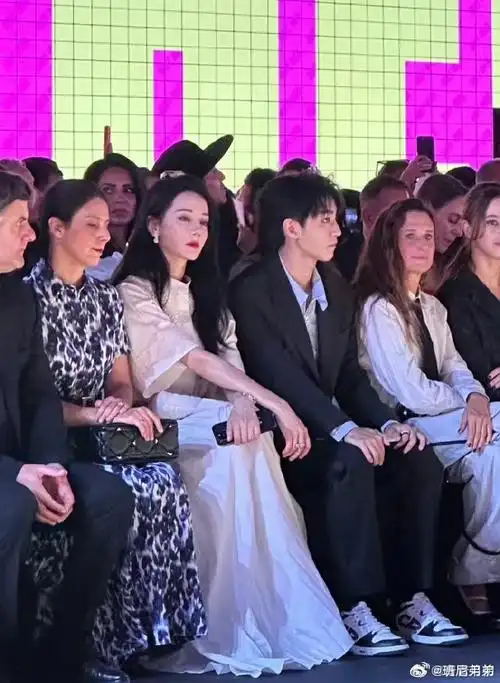 迪丽热巴王俊凯同框