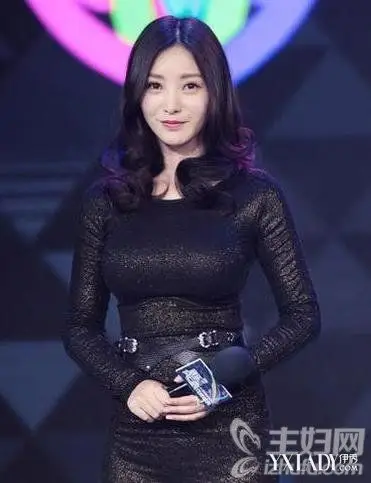 柳岩大胸惊人她是如何丰胸的呢秘籍大公开