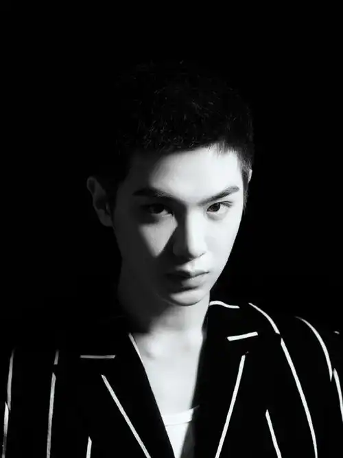 北京国际电影节##北影节红毯##黄明昊寸头