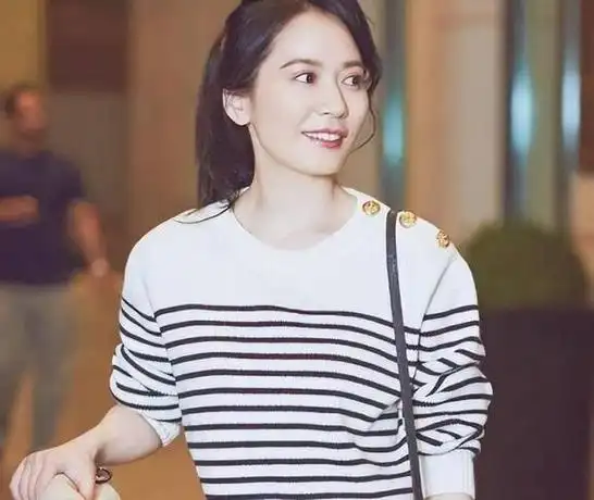 1993年,俞飞鸿因履历优异而获得了留校资格,顺利毕业.