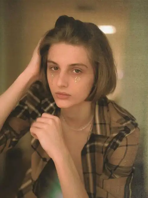 果然美的终点是雌雄难辨