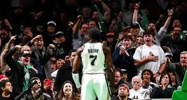 凯尔特人豪取胜利波尔津吉斯发威联盟第一指日可待