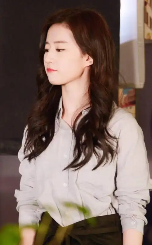 刘亦菲罕见的一组现代装美照张张高清聚焦最后一张是最丑的