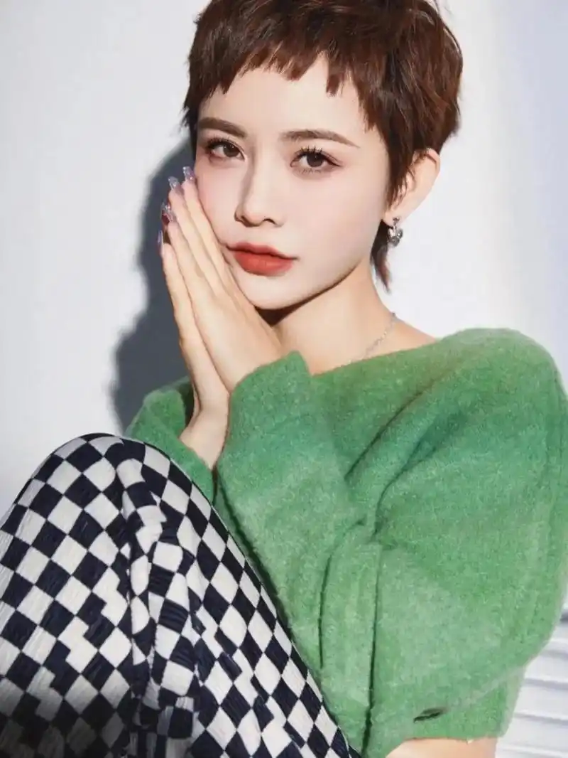 短发美女.因为小时代,认识了郭采洁  又飒又美#郭采洁 #超 - 抖音