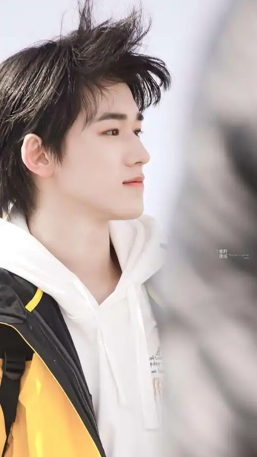 有没有宋亚轩的帅照,最好是没刘海没水印超a的那种,越多越好? - 知乎