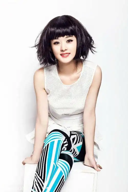 赵丽颖早期写真曝光,身材凹凸有致可媲美柳岩!