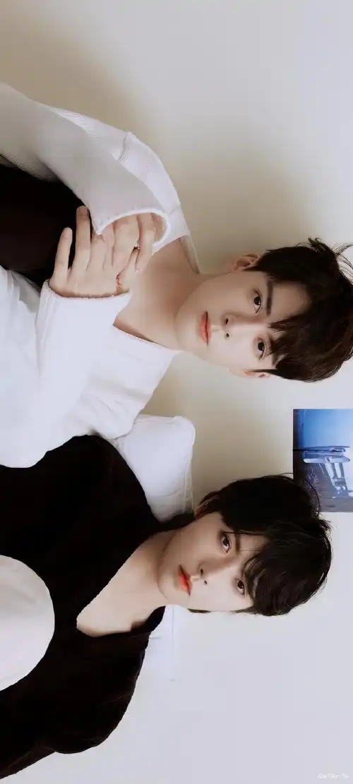 肖宇梁曾舜晞,95后年轻小生,外貌优越身形出众.