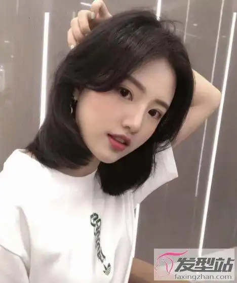 有一种百搭发型叫做"锁骨发" 年度人气女生发型推荐