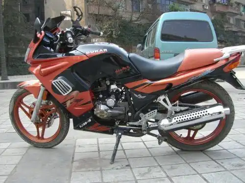 重庆那里能买到重庆大江摩托150-10的摩托车外壳