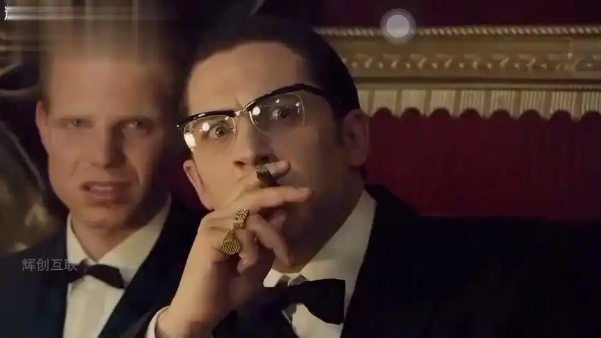 汤姆吸烟真是酷