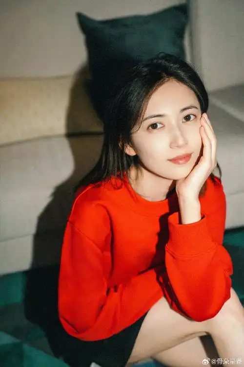 骨朵福利社#新春福利第六弹～小番带着@陈钰琪yukee签名照来啦祝大家