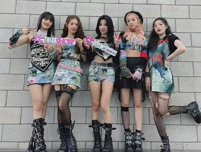 宋雨琦所在女团gidle新歌《tom boy》达成pak!又酷又美你爱吗?