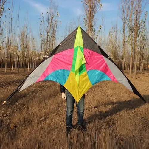 风筝潍坊沿途高档七彩企鹅拼接超大三角伞布风筝