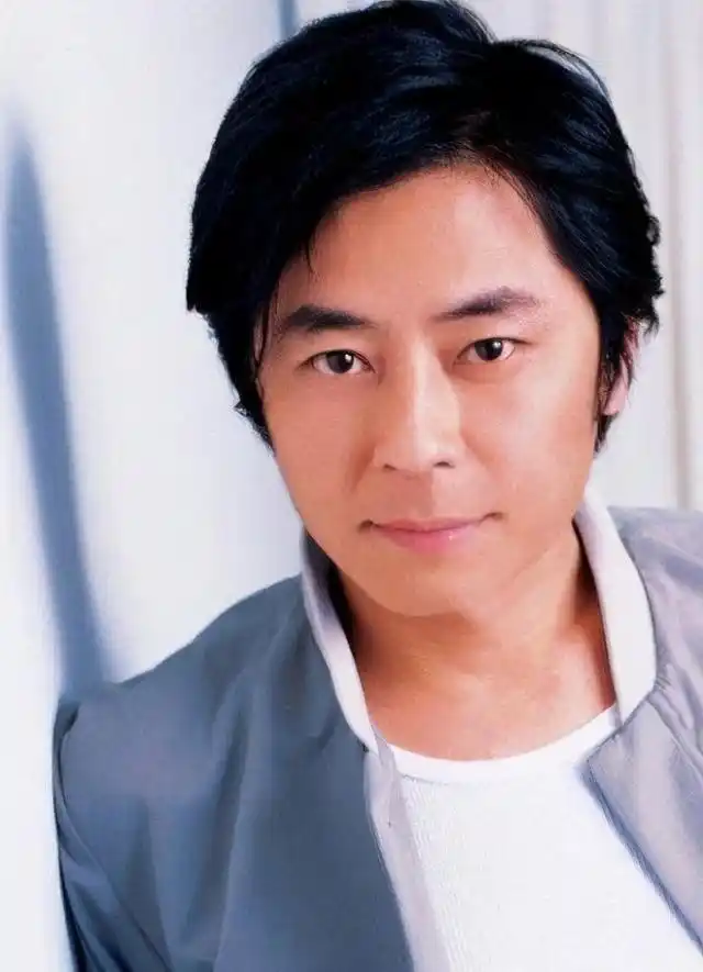 王杰曾比刘德华还红惨遭歹人生生毒哑嗓子还被两任妻子抛弃