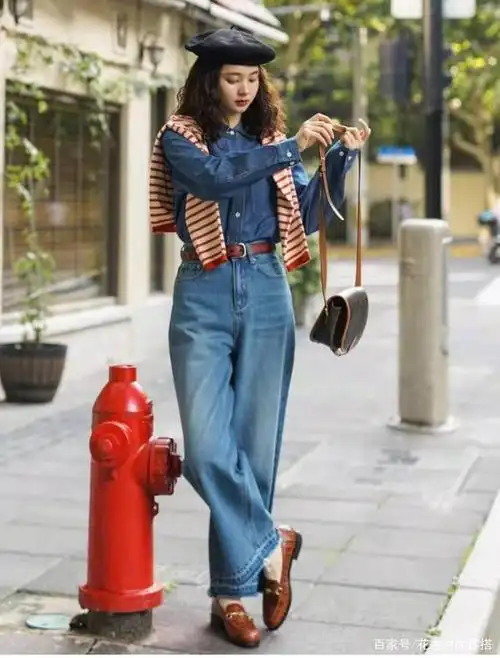 时尚穿搭:高腰的直筒牛仔裤配什么上衣好看?