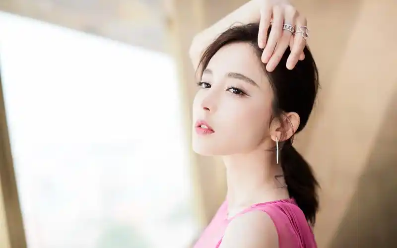 古力娜扎性感透视礼服高清电脑桌面壁纸