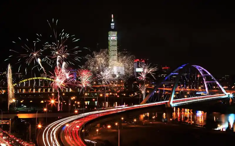台北101大楼唯美夜景图片桌面壁纸