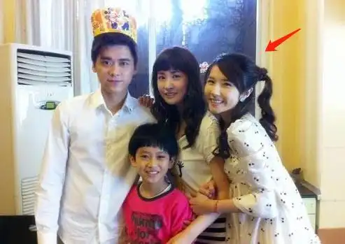 6000万顶流李易峰绯闻女友,以及她背后的"连环"瓜