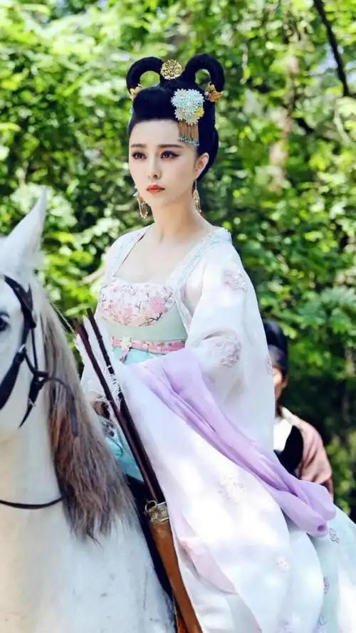 范冰冰古装时尚大片图集,性感动人!