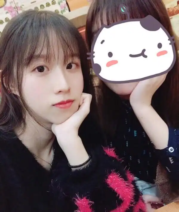 校花女神 她叫吴懿萦,97年,毕业于厦门一中,很清纯的女生