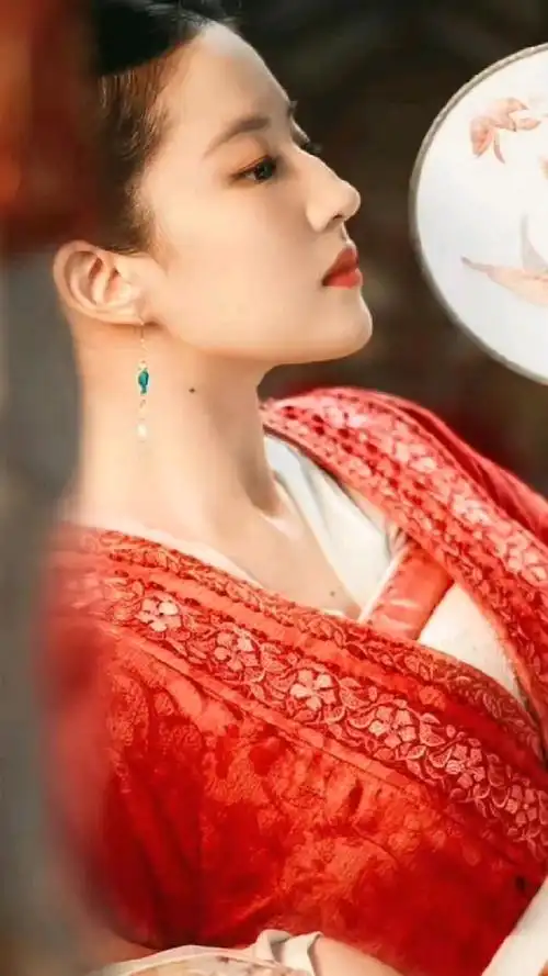 女星绝美古装红衣造型,赵丽颖杨紫杨幂刘亦菲你最pick谁?-度小视