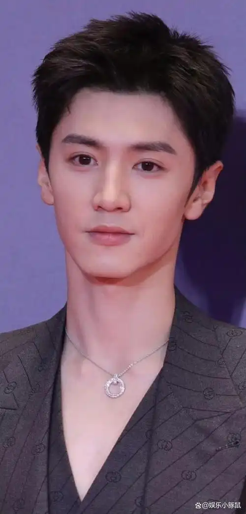 尖叫之夜!男明星怼脸生图大赏,谁的颜值最能打?