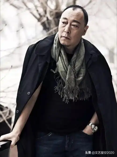 2007年凭借电视剧《乔家大院》获得电视剧风云盛典最佳男配角奖.