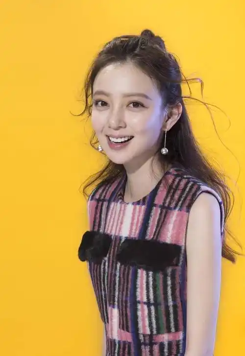 广西气质美女汪小敏,三次上舞台的歌手,可她一直红不起来的!