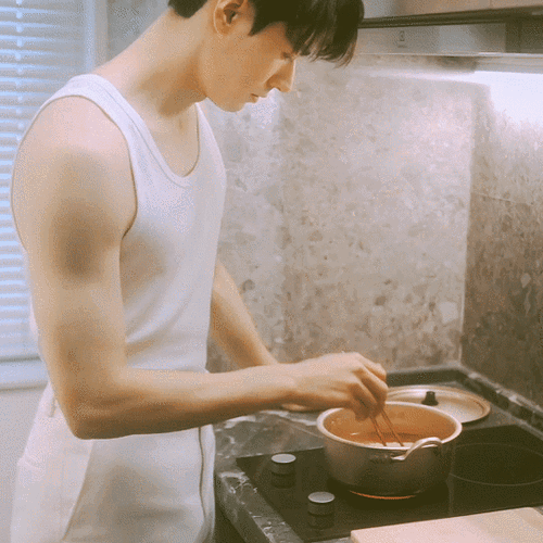 腹肌看腻了.看点别的吧.—#龚俊#@龚俊simon@龚俊工作室官微龚俊超话