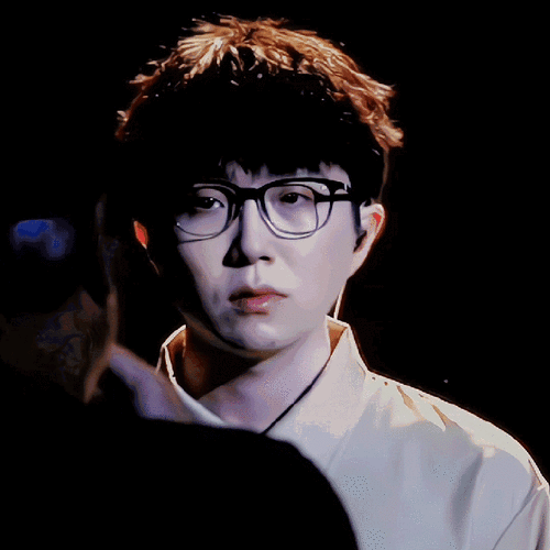 毛不易央视晚会彩排视频##毛不易穿了一身驼