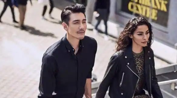 2015年胡兵曾在微博上怀念自己的初恋女友,事情已经过去了这么多年,没