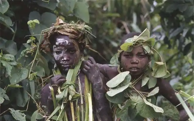 美国出现蓝种人了皮肤血液都是蓝色生活在6000米高山上