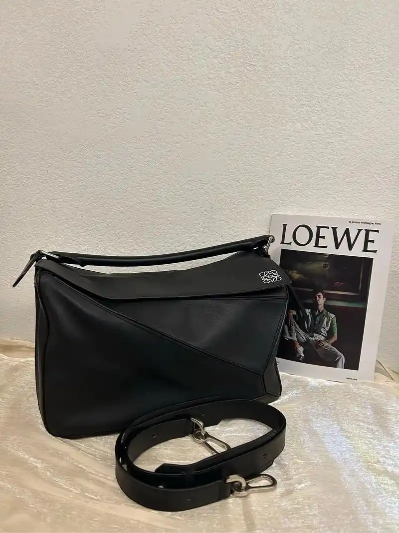 你的包包在叫你.loewe罗意威【98新puzzle edg - 抖音