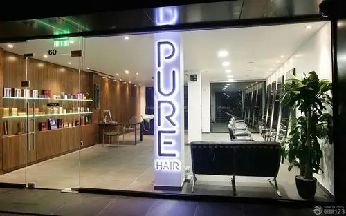 大型理发店门头艺术灯具装修案例