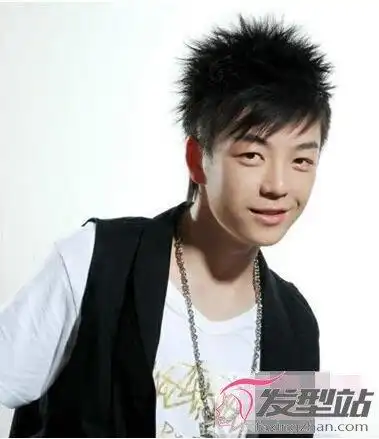 男生个性毛刺发型酷炫有型回头率高