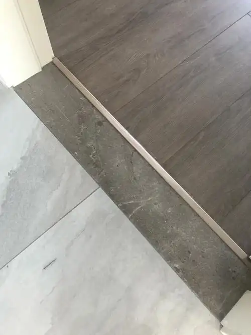 木地板门槛石瓷砖搭配