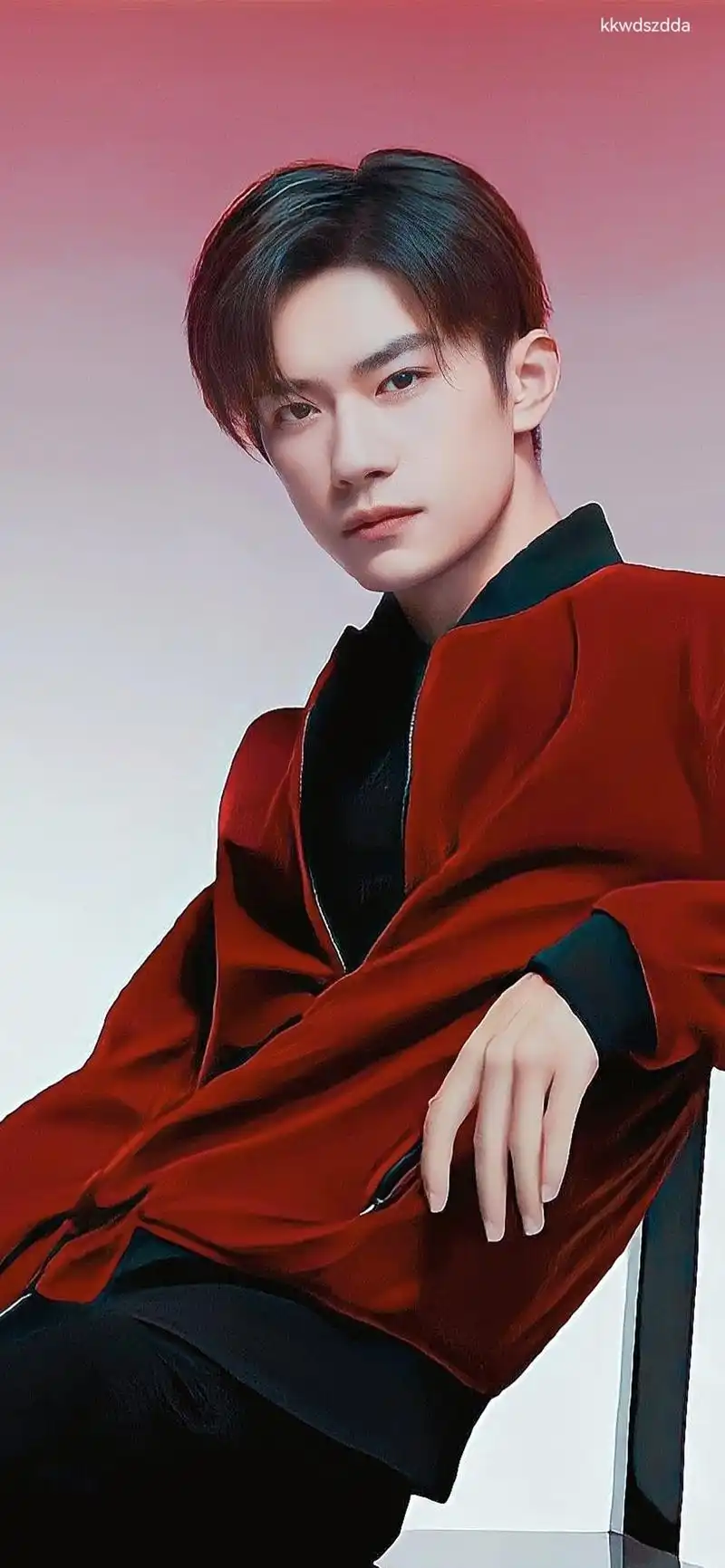 多彩壁纸734期|易烊千玺帅气写真壁纸 2021倒计时2天