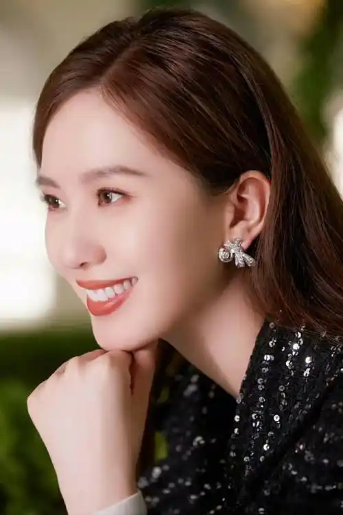 刘诗诗淡淡的笑甜甜的美