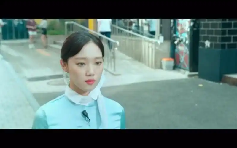 《女警》李圣经空姐造型,是腿精无疑了!