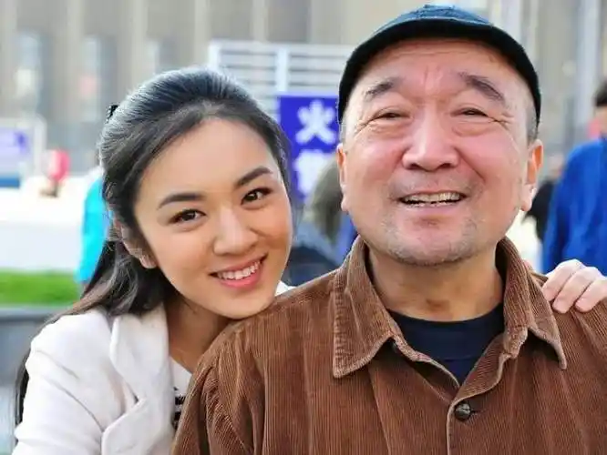 李保田王晓晨首演父女,《丑角爸爸》还原戏曲人生_腾讯新闻