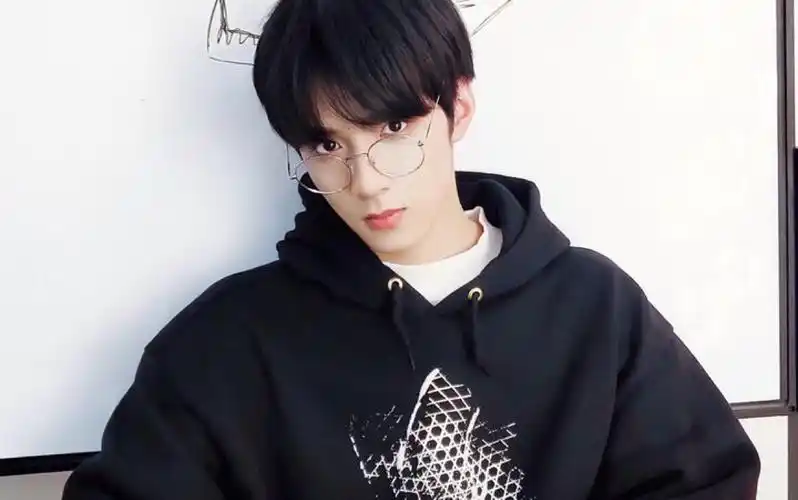 【刘耀文】太平洋宽肩的正确用法