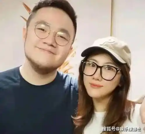 英达基因真强大宋丹丹儿子巴图晒全家人幸福露营画面